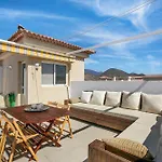 Oramas House - Pool & Terrace Apartment